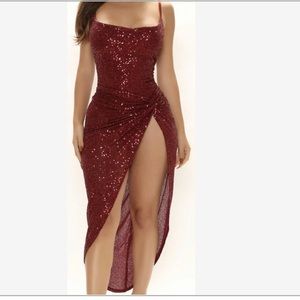 maroon two piece sequin skirt set. size XL from fashion nova. gently used.